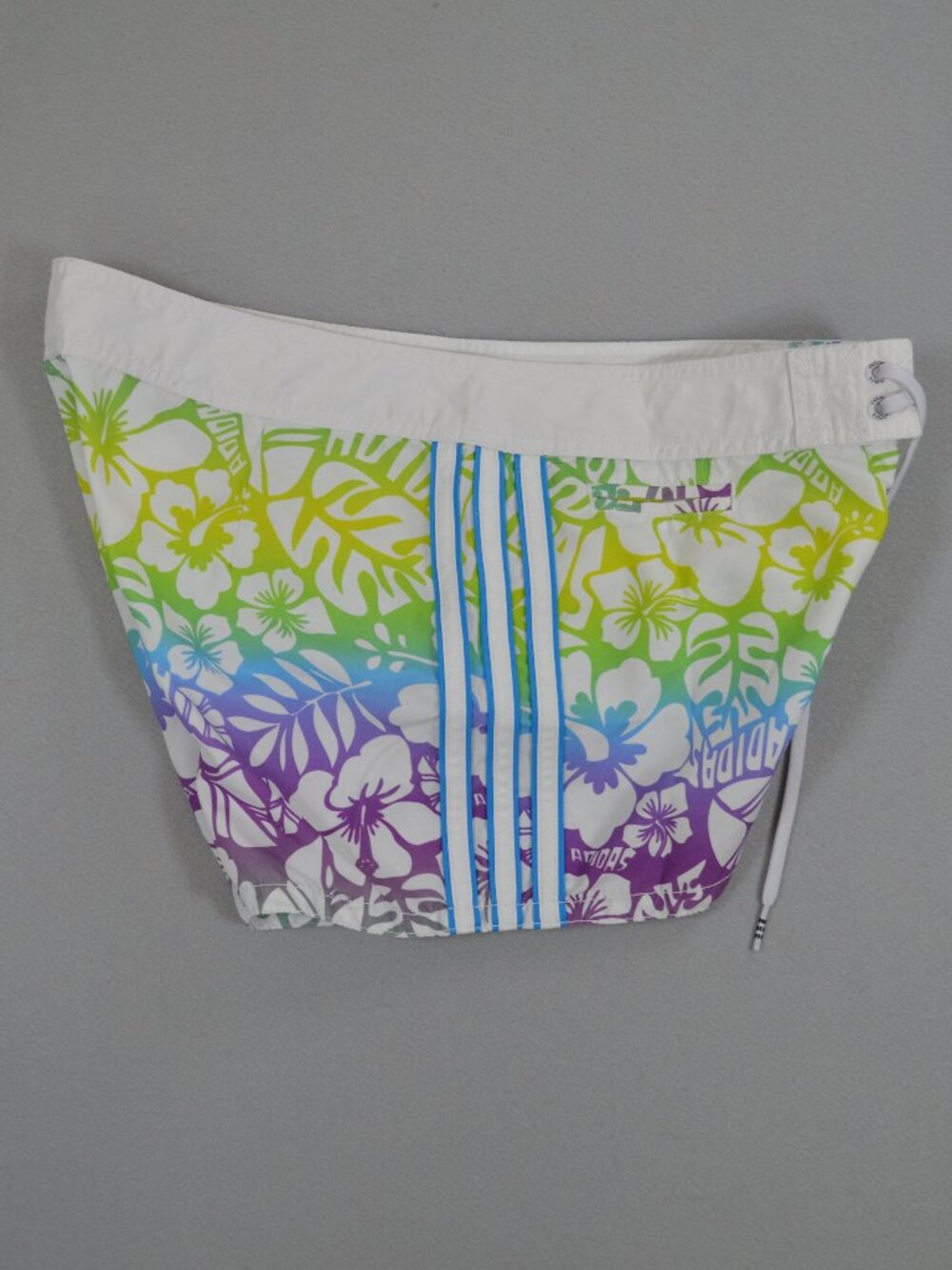 ๐ Adidas Rainbow Floral Board Shorts Swim Trunks Beach Pool S 8/9 - Picture 7 of 14